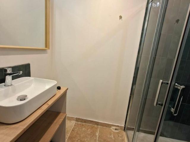 Location Appartement 1 pièce 15m² NIMES 30000