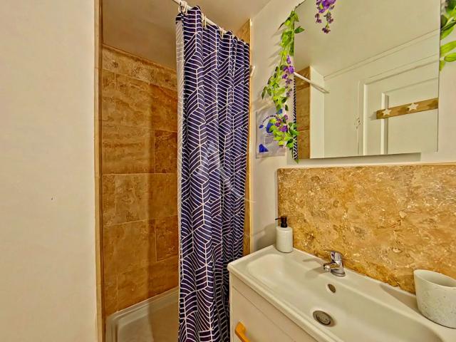 Location appartement 1 pièce, 16.42m², Gréoux les Bains