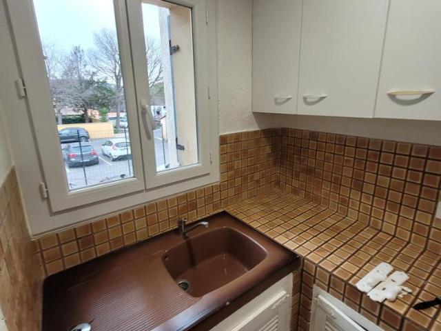 Location Appartement 1 pièce 16m² CUERS 83390