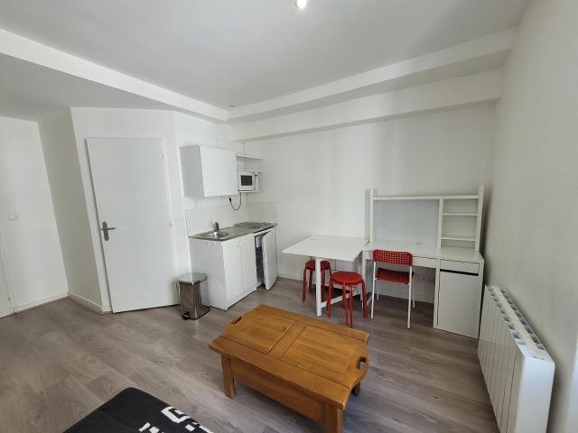 Location Appartement 1 pièce 16m² LYON 3ème