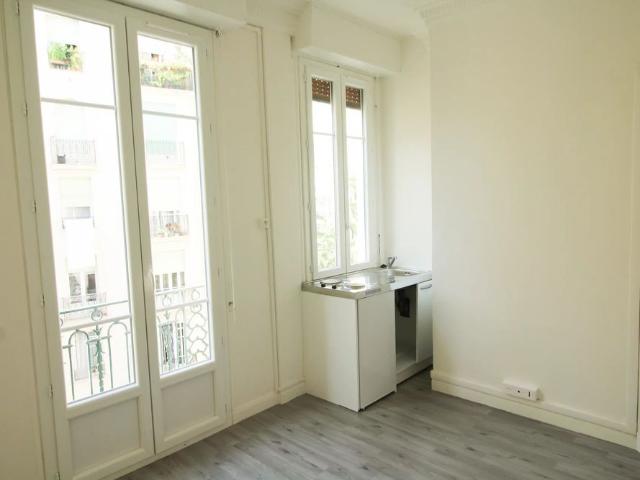 Location Appartement 1 pièce 16m² NICE 06000