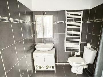 Location Appartement 1 pièce 16m² ST LAURENT DU VAR 06700