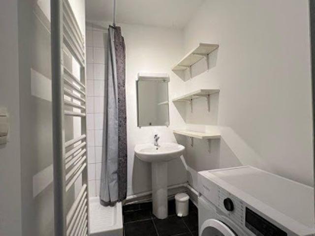 Location Appartement 1 pièce 17 m2 Aix en Provence