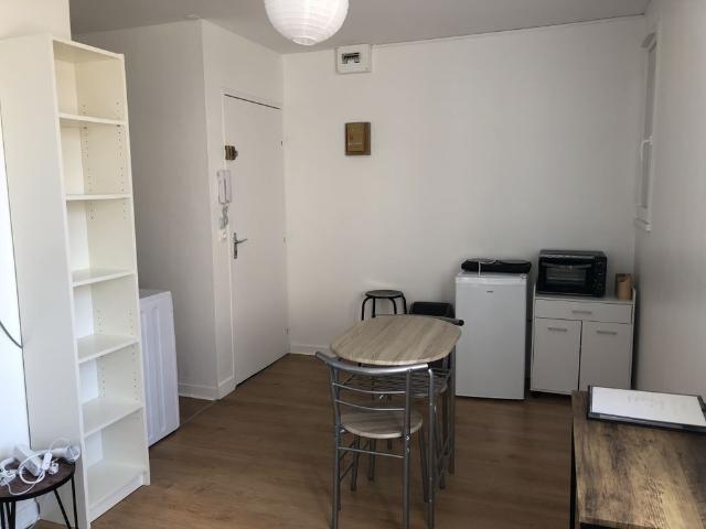 Location Appartement 1 pièce 17m² VIERZON 18100