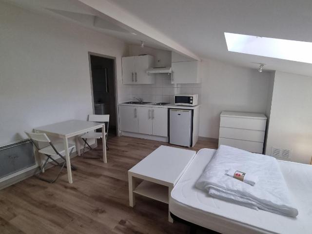 Location Appartement 1 pièce 17m² BORDEAUX 33800