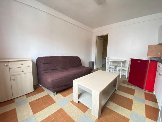 Location Appartement 1 pièce 17m² LE MESNIL ESNARD 76240