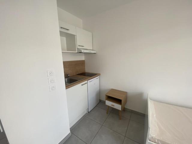 Location Appartement 1 pièce 17m² LYON 7ème