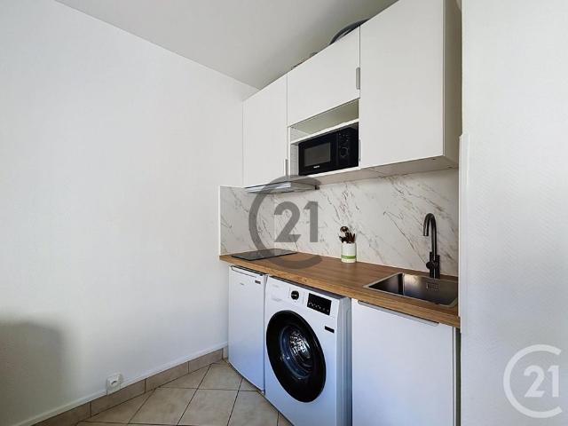 Location Appartement 1 pièce 17m² MELUN 77000