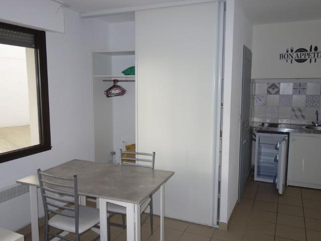 Location Appartement 1 pièce 17m² NIMES 30900