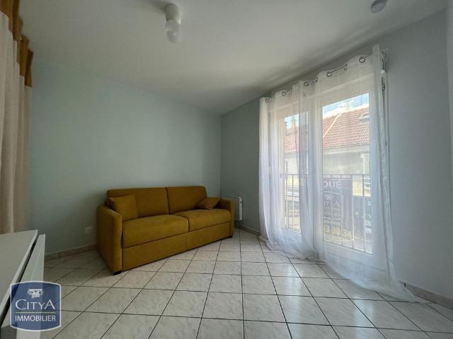 Location Appartement 1 pièce 17m² NOISY LE GRAND 93160