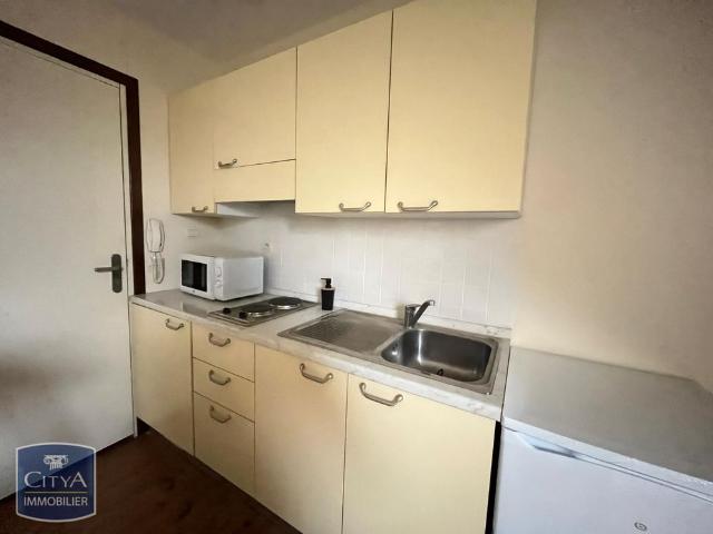 Location Appartement 1 pièce 17m² ST AMAND MONTROND 18200