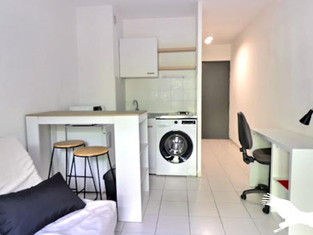 Location Appartement 1 pièce 18 m2 Marseille 5ème