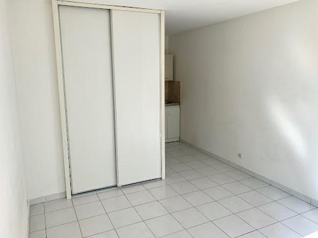 Location Appartement 1 pièce 18 m2 Aix en Provence
