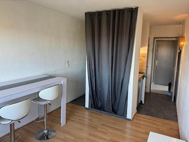 Location Appartement 1 pièce 18 m2 Aix en Provence