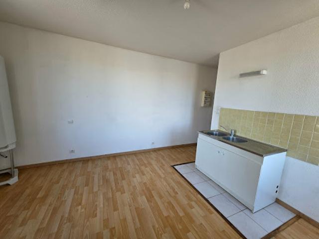 Location Appartement 1 pièce 18 m2 Carmaux