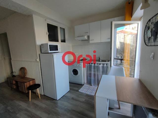Location Appartement 1 pièce 18 m2 Prades