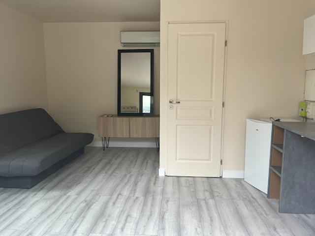 Location Appartement 1 pièce 18 m2 Saint jean de vedas
