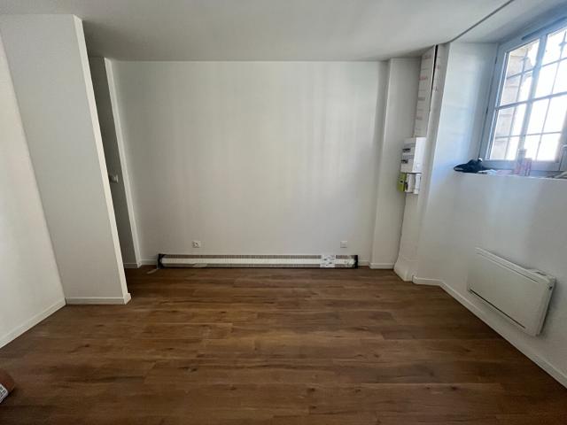 Location appartement 1 pièce, 18.80m², Dourdan