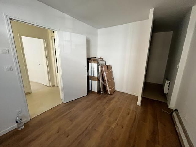 Location Appartement 1 pièce 18.8 m2 Dourdan