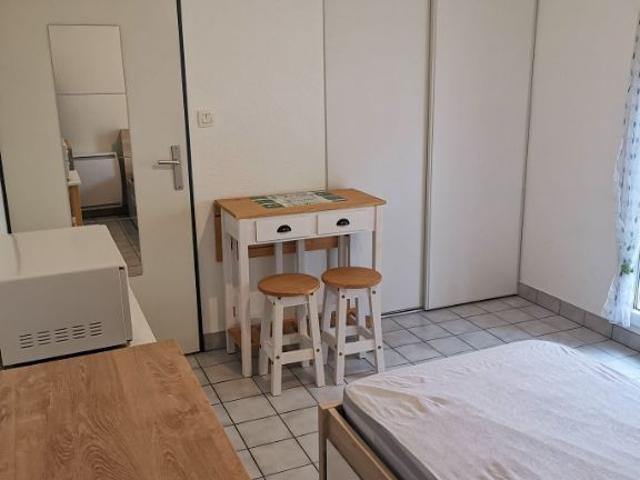 Location Appartement 1 pièce 18m²