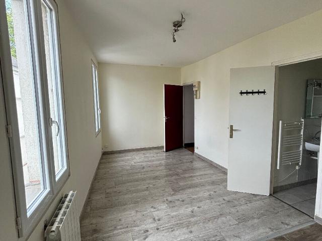 Location Appartement 1 pièce 18m² TOURS 37000