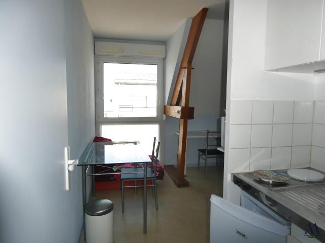 Location Appartement 1 pièce 18m² TOURS 37000