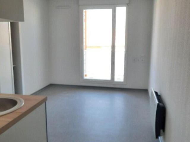 Location Appartement 1 pièce 18m² NIMES 30000