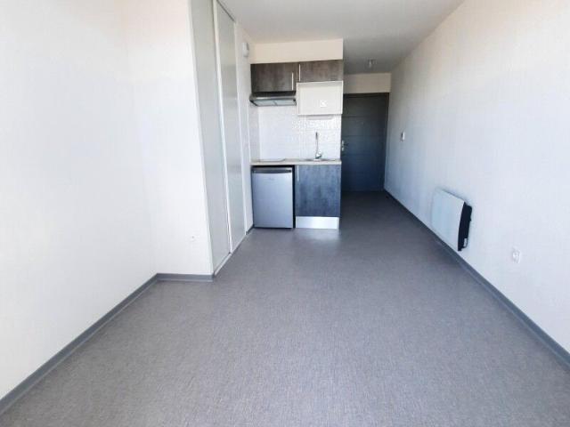 Location Appartement 1 pièce 18m² NIMES 30000