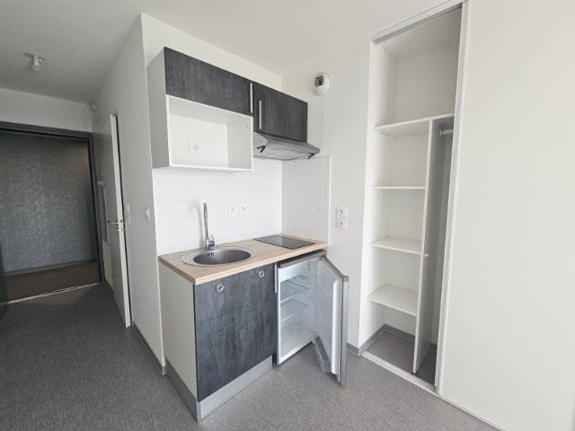 Location Appartement 1 pièce 18m² NIMES 30000