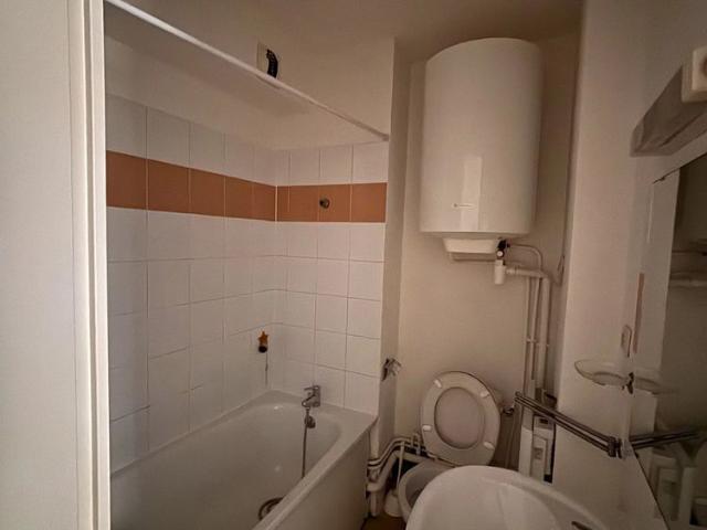 Location Appartement 1 pièce 18m² NIMES 30000