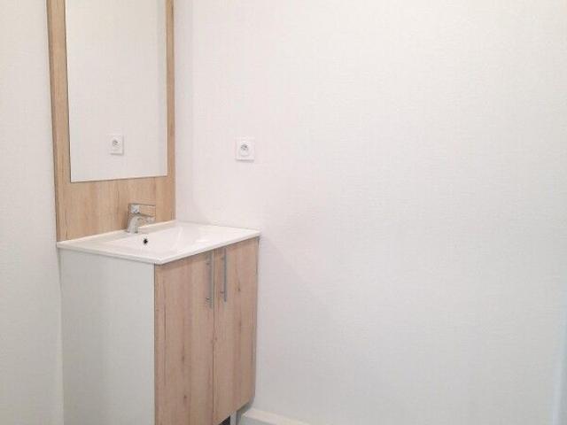 Location Appartement 1 pièce 18m² NIMES 30000