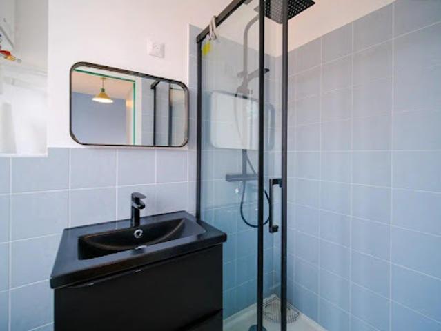 Location Appartement 1 pièce 19 m2 Marseille 6ème