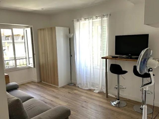 Location Appartement 1 pièce 19 m2 Nice