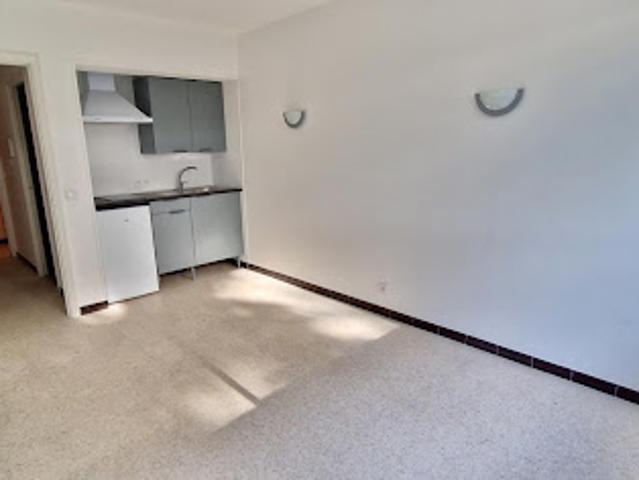 Location Appartement 1 pièce 19.41 m2 Cannes la bocca