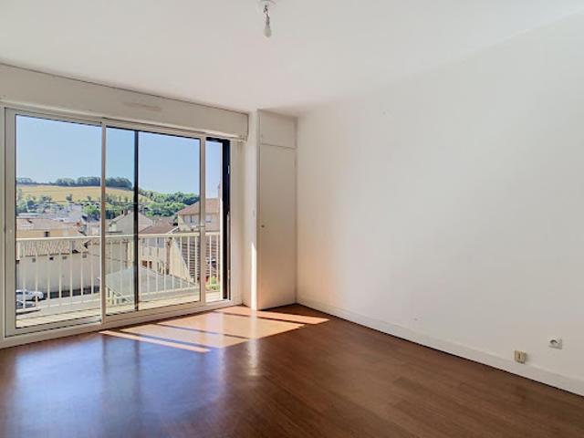 Location Appartement 1 pièce 19.7 m2 Aurillac