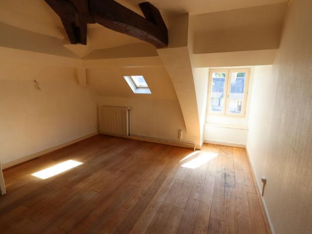 Location Appartement 1 pièce 19m² LA CHARITE SUR LOIRE 58400