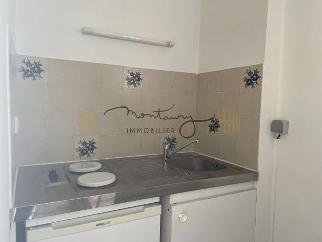 Location Appartement 1 pièce 19m² NIMES 30000