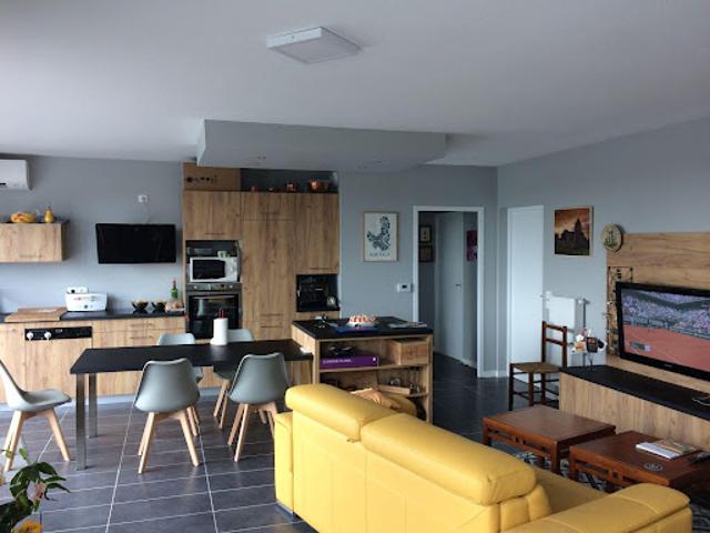 Location Appartement 1 pièce 100 m2 Cenon
