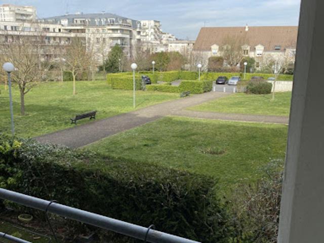 Location Appartement 1 pièce 105 m2 Cergy