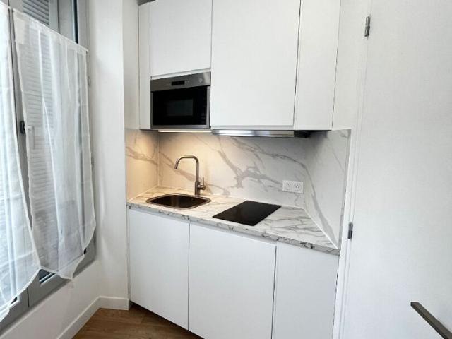 Location appartement 1 pièce, 10.50m², Versailles