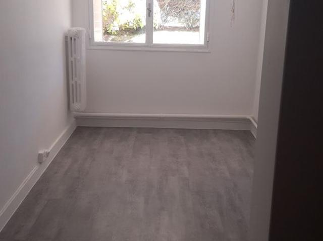 Location Appartement 1 pièce 10m² VILLE D AVRAY 92410