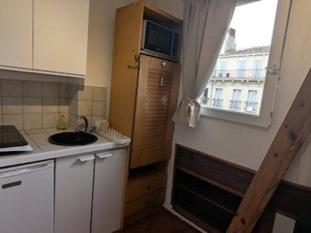 Location Appartement 1 pièce 11 m2 Marseille 1er