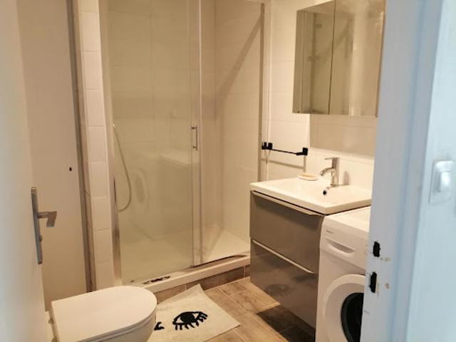 Location Appartement 1 pièce 12 m2 La source