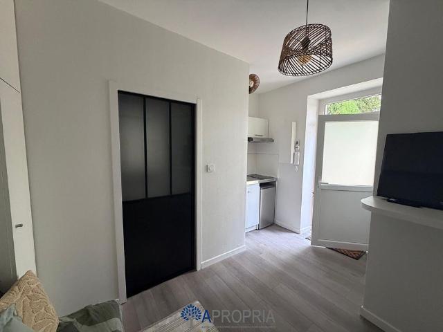 Location Appartement 1 pièce 12m²