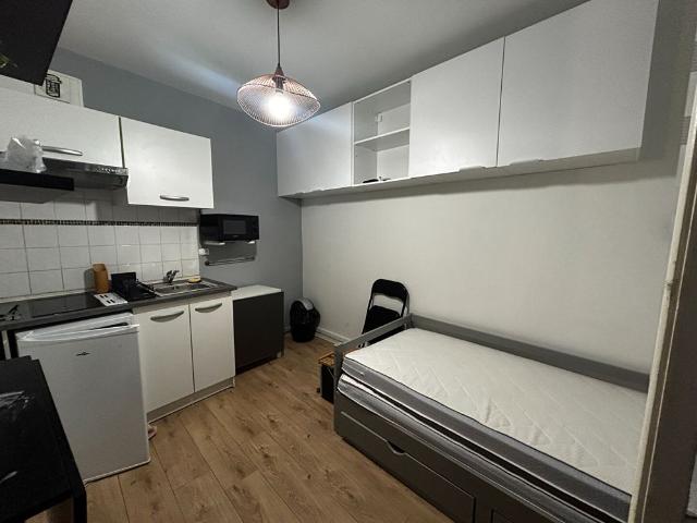 Location Appartement 1 pièce 12m² BORDEAUX 33000