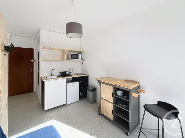Location Appartement 1 pièce 12m² CHAMALIERES 63400