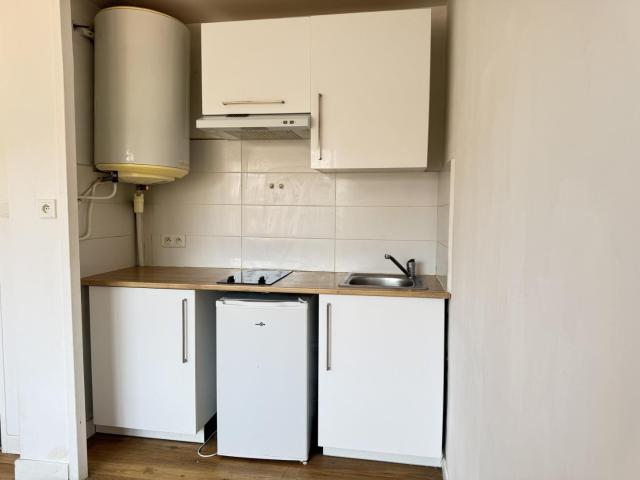Location appartement 1 pièce 13004 Marseille