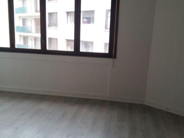 Location appartement 1 pièce 13005 Marseille