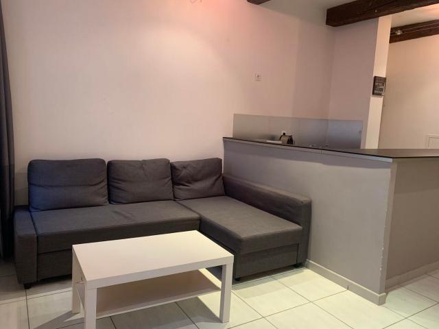 Location appartement 1 pièce 13001 Marseille