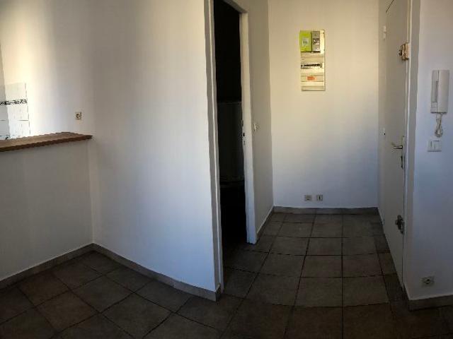 Location appartement 1 pièce 13001 Marseille